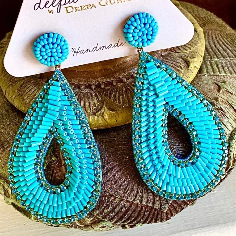 🌟 HOST PICK 🌟 Like New Anthropologie Deepa Gurnani Turquoise Hoop Chande… - Picture 5 of 15